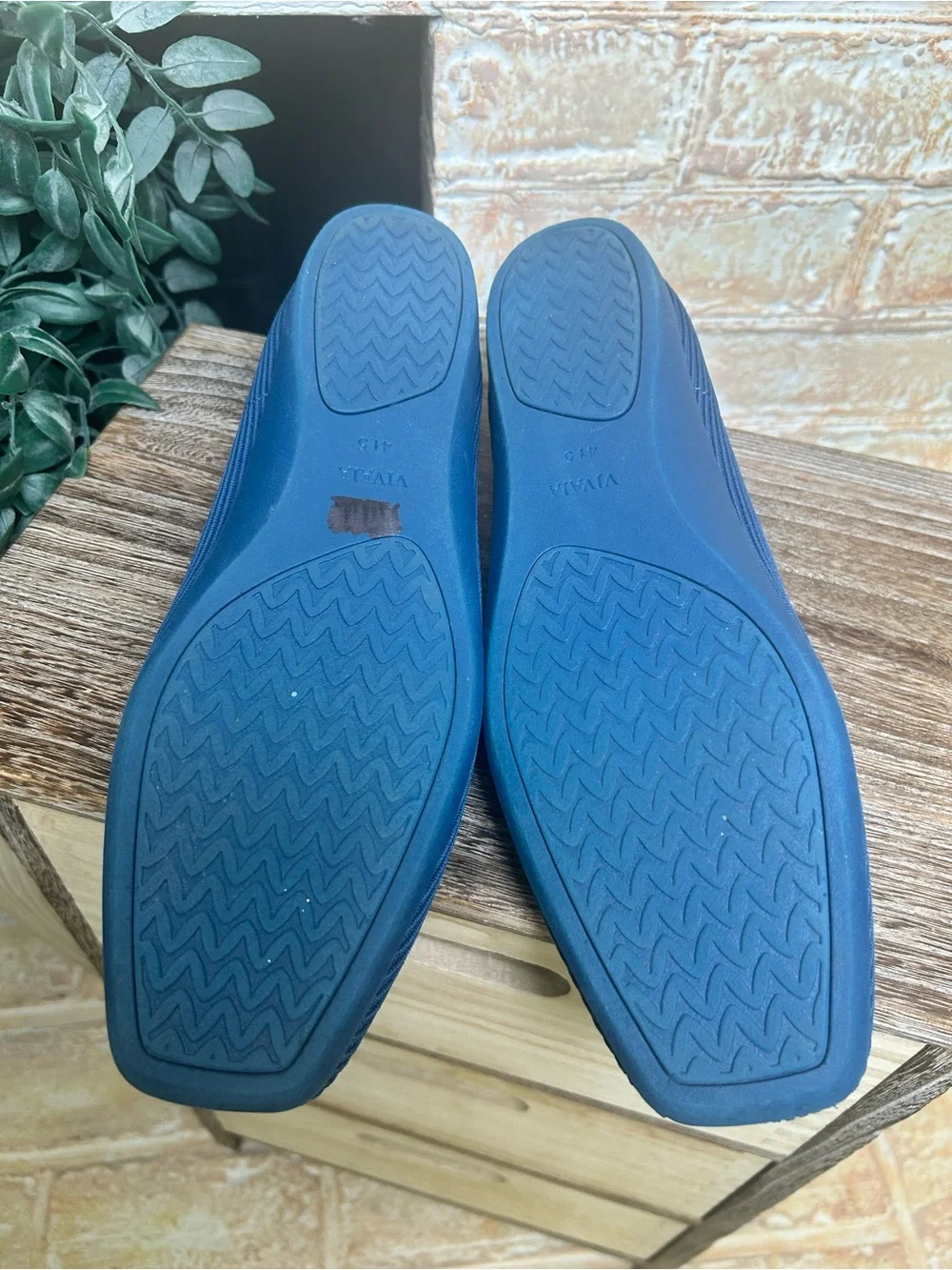 VIVAIA Margot Walker Blue Square Toe V-Cut Knit Flats Women’s 10.5 old money